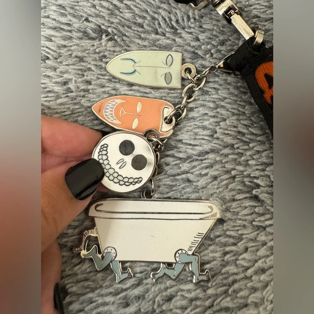 Harvey’s Seatbelt Bag Disney Nightmare Before Christmas - Picture 2 of 12